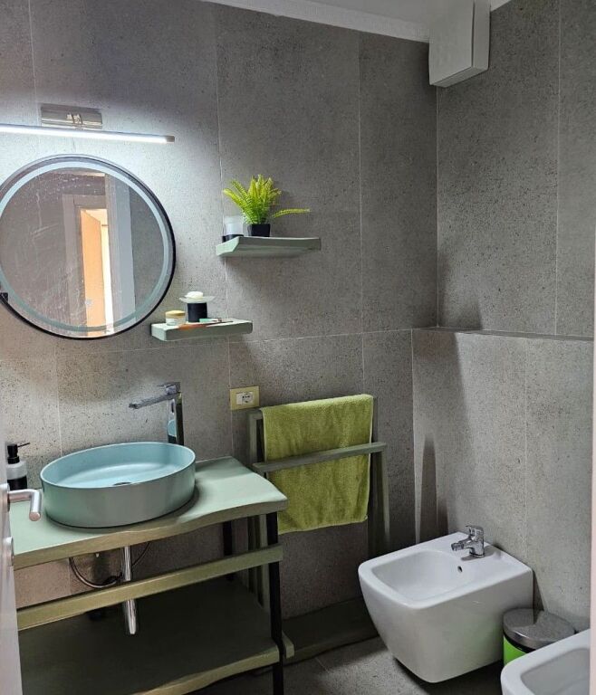 📌 Jepet me qira apartament 2+1+2 te Liqeni i Thatë – pranë Radisson
