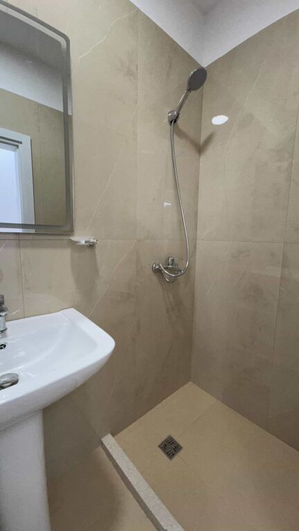 Jepet me qera Apartamenti 2+1+2, rruga Ndre Mjeda Kompleksi Star  700 mije leke
