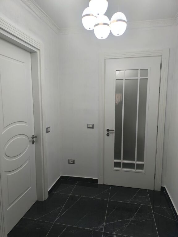 Shitet apartament 2+1 ne astir