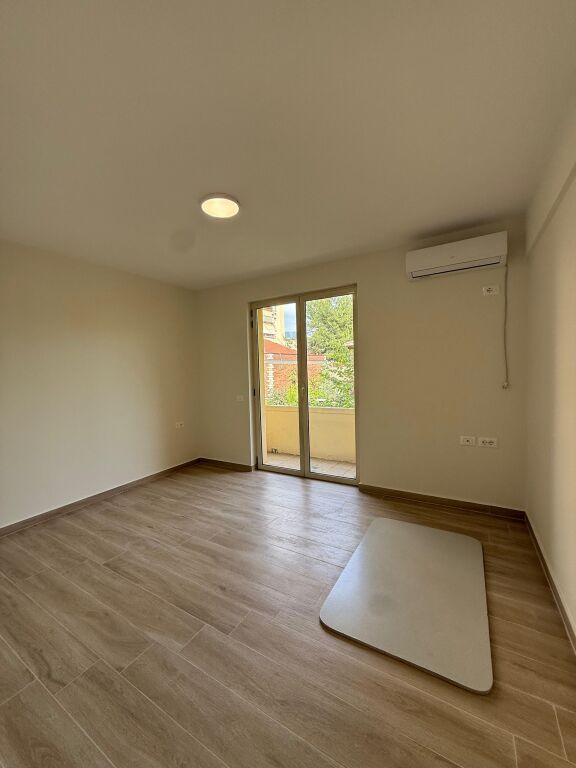 FOR RENT Office Space📍Durres Street *4 work environments 📐Area 100m² 💶600€ Net