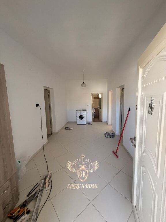 Villa in Affitto • 2 Piani, 3+1 con Cucina separata e garage al piano terra 📍Quartiere Nuovo, Scuola Hajdar Dushi 500€