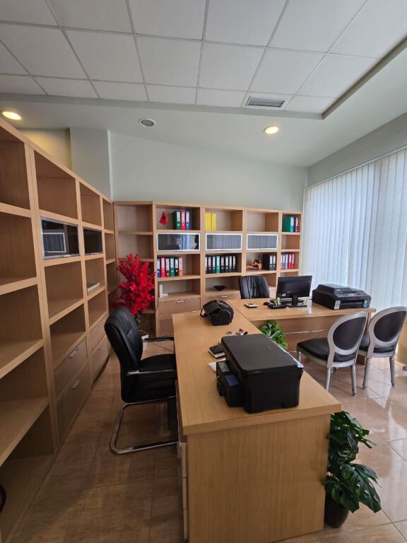 🏢 Commercial Space for Rent – Ambasador 2