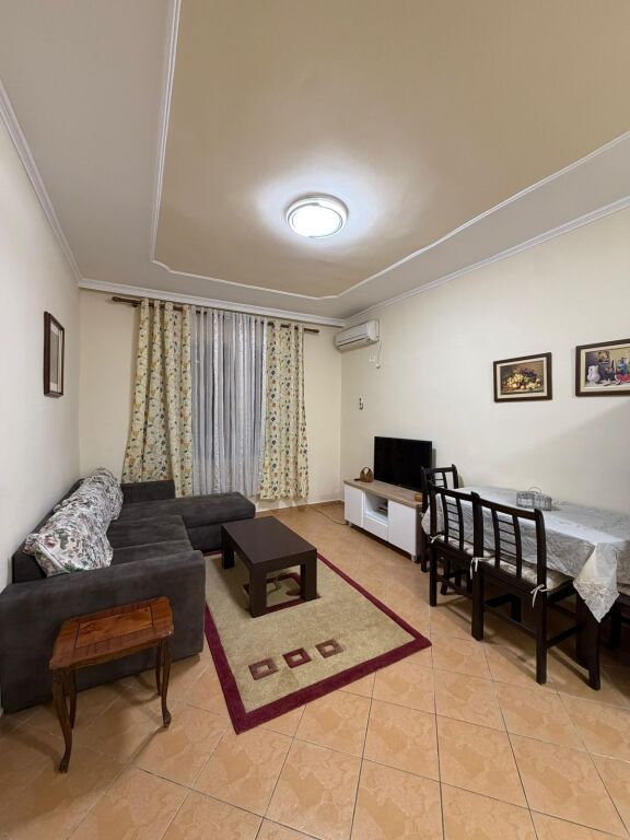 Apartament 1+1 me qira – Medreseja !