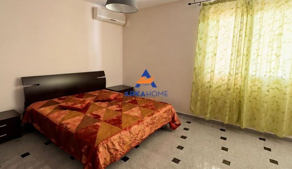 JEPET APARTAMENT 2+1 ME QERA "SELITË, AFËR MARKET XHANGOLLI" 550 EURO