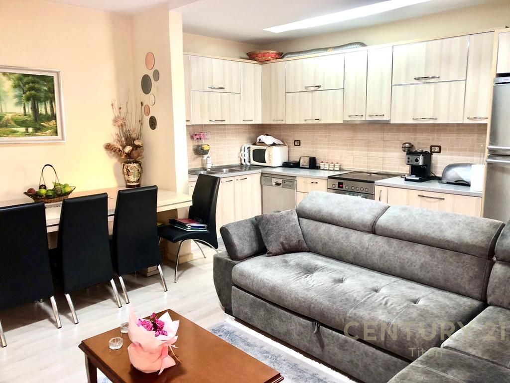 Appartamento 2+1 in affitto a Komuna e Parisit 550 € /Mese Sup. Totale  86m2