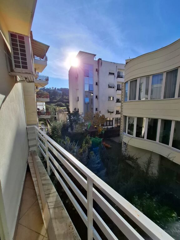 Affitto | Apartament 2 + 1 | Liqeni i Thate | 720 €/mese