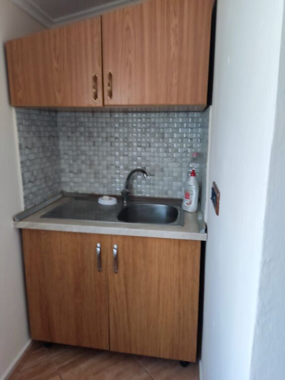 🏢Via Siri Kodra affittasi appartamento 1+1, arredato. 40.000 Lek