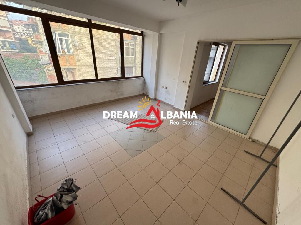 Vendesi in vendita 2 Appartamenti (1+1 e 2+1) al Incrocio del 21 Dicembre (ID 4139190)