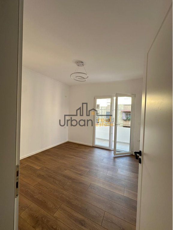 Shitet, Apartament 2+1, Porcelan, Tiranë - 118000€ | 65 m²