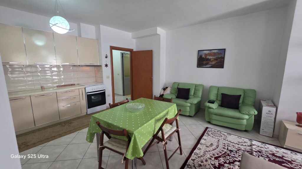 Affitto | Apartament 1 + 1 | Spar | 350 €/mese
