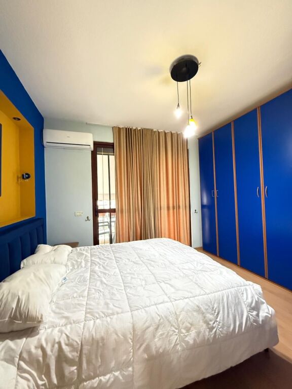 Apartament 2+1+2 me Qira – Zona e Bllokut, Tiran