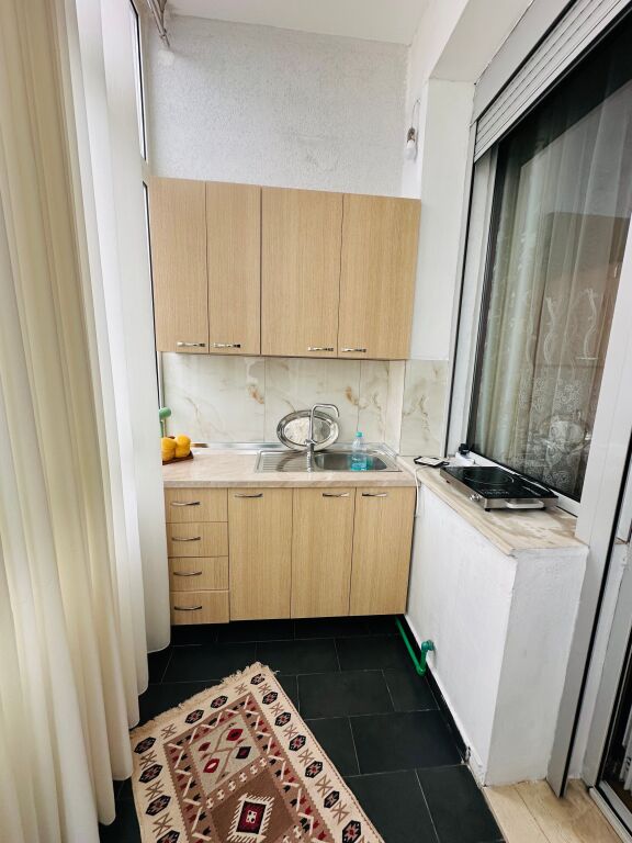 Jepet Me Qera Apartament 1+1+1 Ballkon