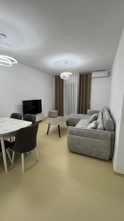 Jepet me qera Apartamenti 2+1+2, rruga Ndre Mjeda Kompleksi Star 700 mije leke