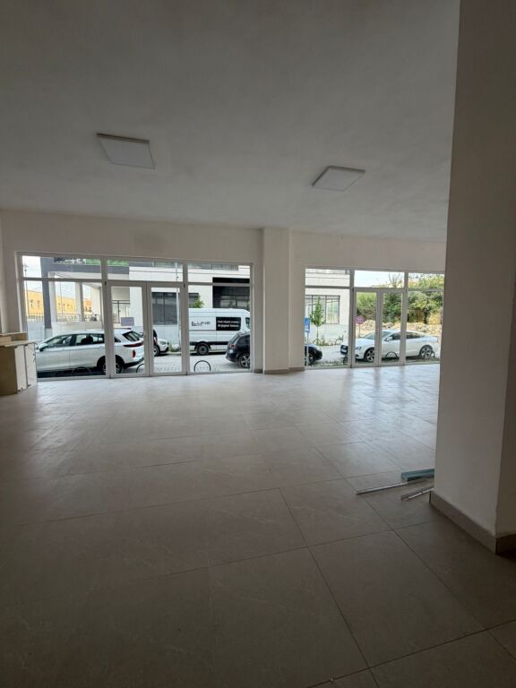 Qera | Ambjent Biznesi | Rruga 5 Maji | 1800 €/muaj