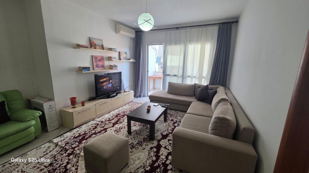 Affitto | Apartament 1 + 1 | Spar | 350 €/mese