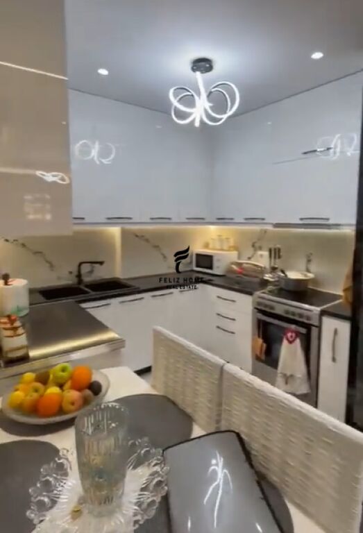SHITET APARTAMENT 3+1+2 KOMBINAT 200.000 EURO FH-72688