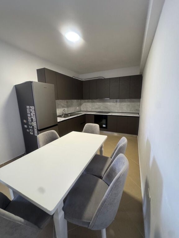 Super 2+1 apartment at Kodra e Diellit 1 residence with parking