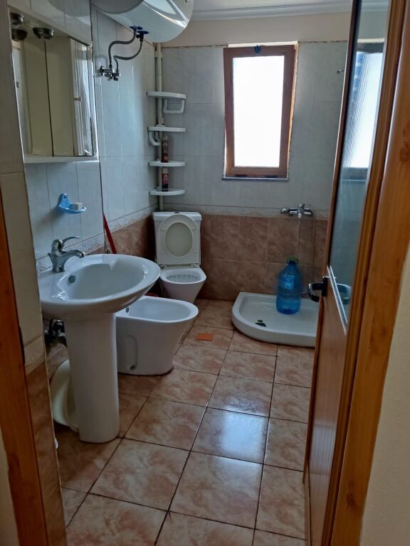 🏢Via Siri Kodra affittasi appartamento 1+1, arredato. 40.000 Lek