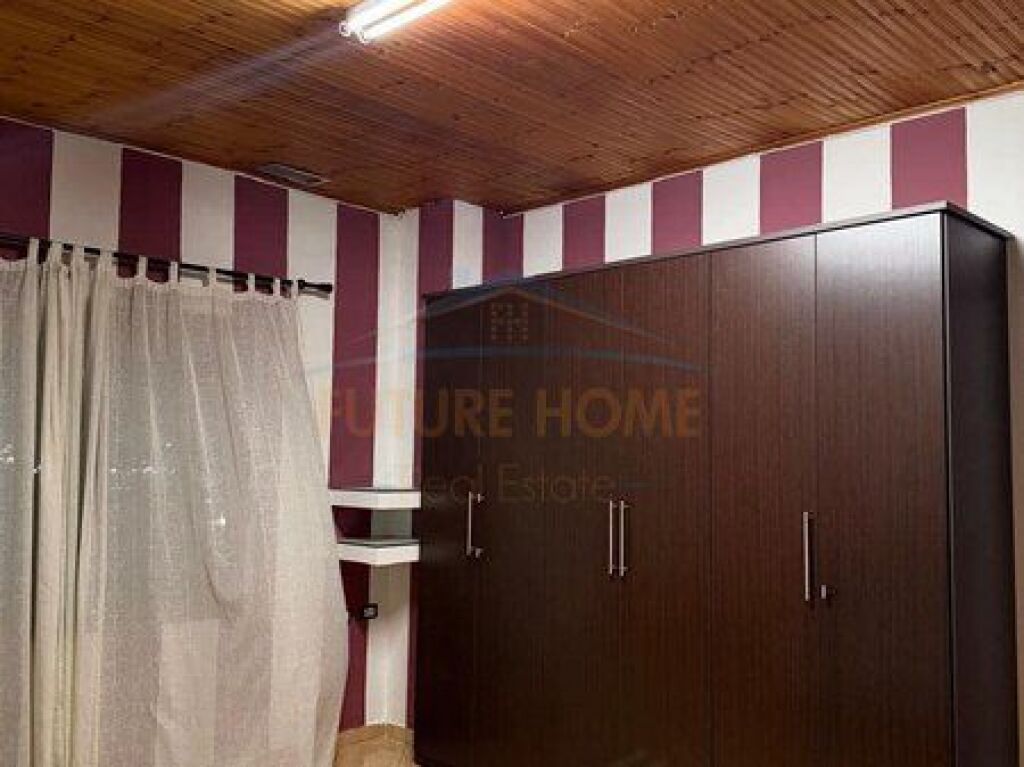 Affitto, 3° piano di una villa, Mezez