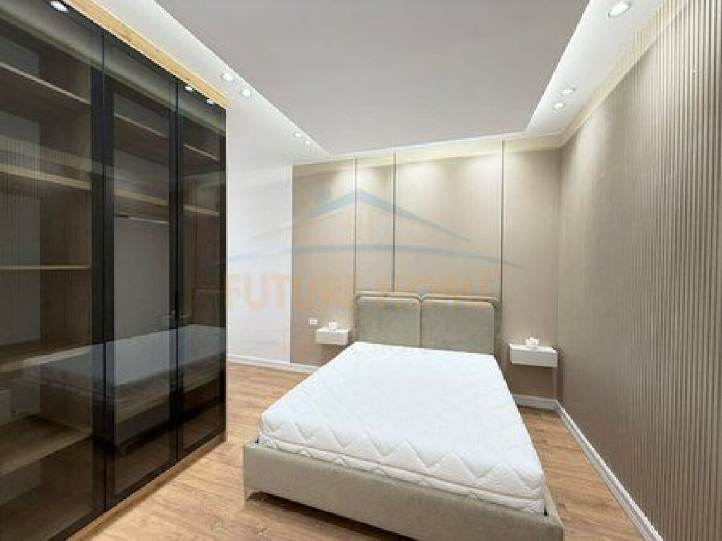Shitet, Apartament 2+1,Tirana Golden Park 3