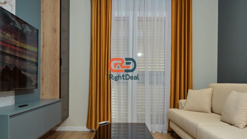 Ne Bllok, Jepet Me Qira Apartament 1+1, Totalisht I Investuar!!