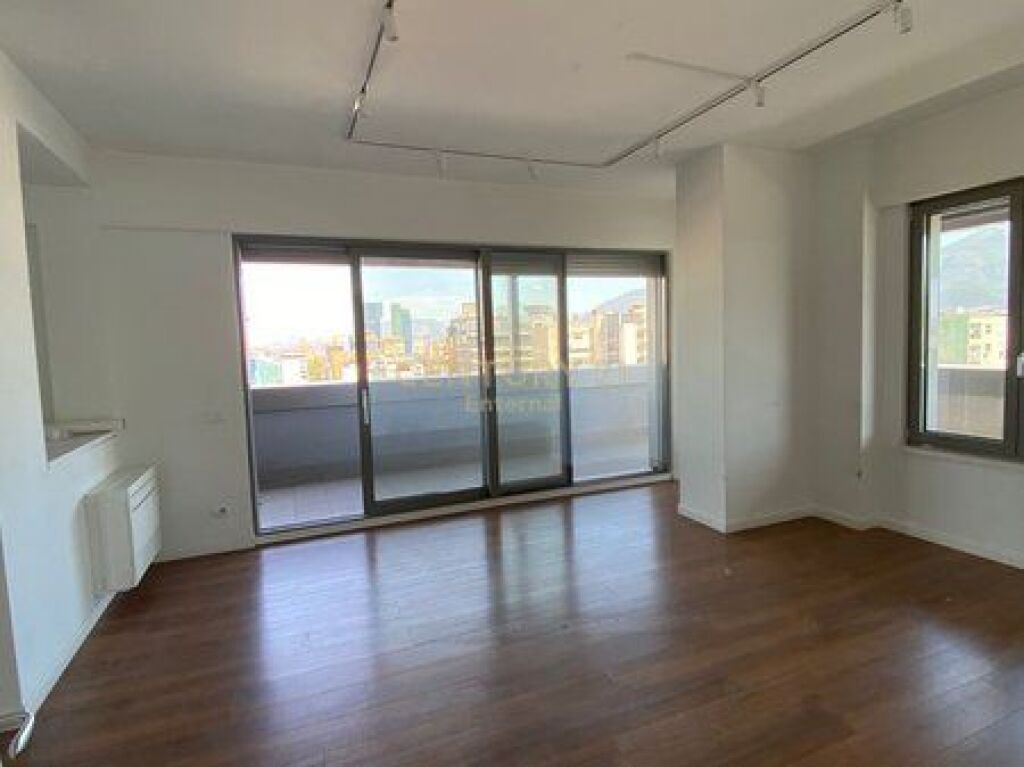  Commercial Space 3+2 For Rent at Petro Nini Luarasi High School, New Tirana