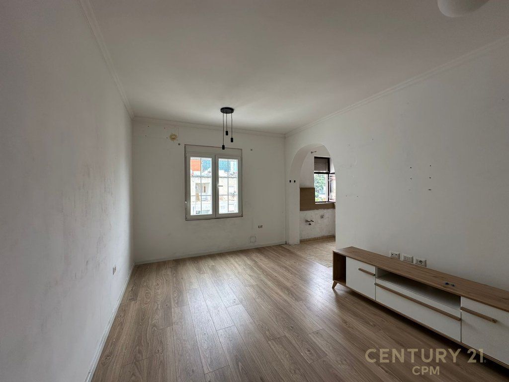 Apartament 1+1 Per Qira Tek Myslym Shyri!