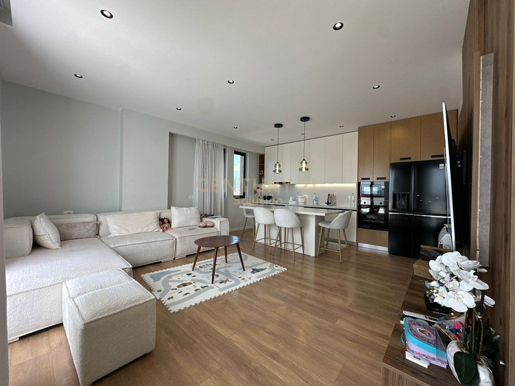 APARTAMENT 2+1+2 PER SHITJE NE ASTIR! 333,000 €