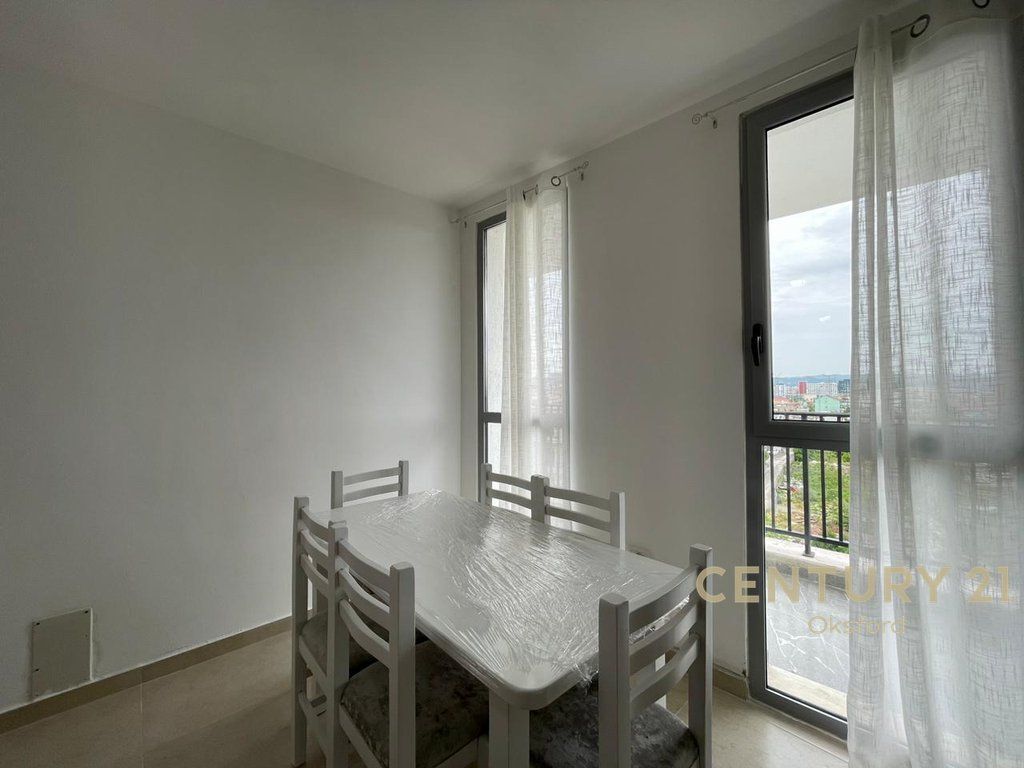 APARTAMENT PËR QIRA 2+1 TE 5 MAJI 500 € /Muaj Sip. Totale  107m2