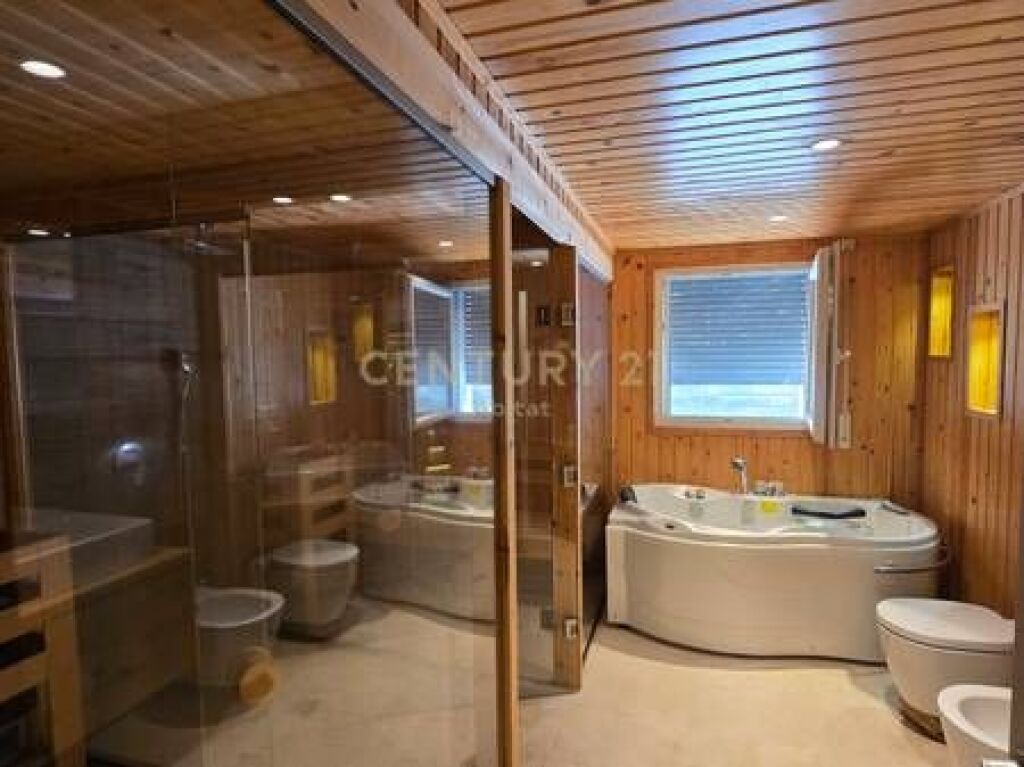 Luxury Villa for Sale in Long Hill Residence – PREMIUM Investment &amp; READY for Living