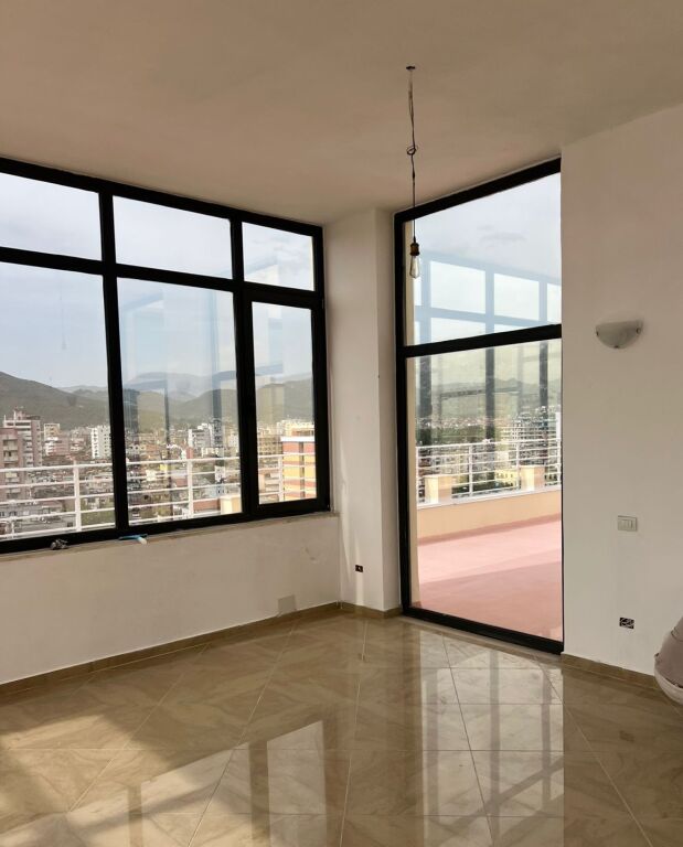 PENTHOUSE EKSKLUZIV PER SHITJE , NE ELBASAN