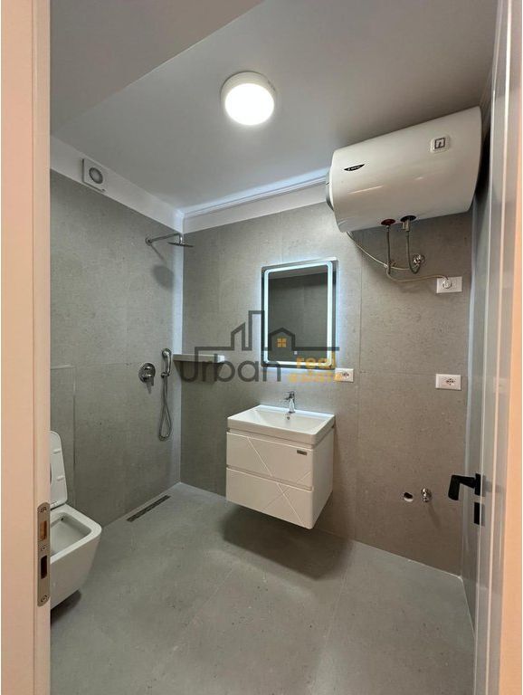 Shitet, Apartament 2+1, Porcelan, Tiranë - 118000€ | 65 m²