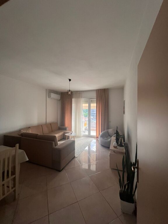 JEPET ME QIRA APARTAMENT 1+1 PRANE RRUGES SE ELBASANIT !