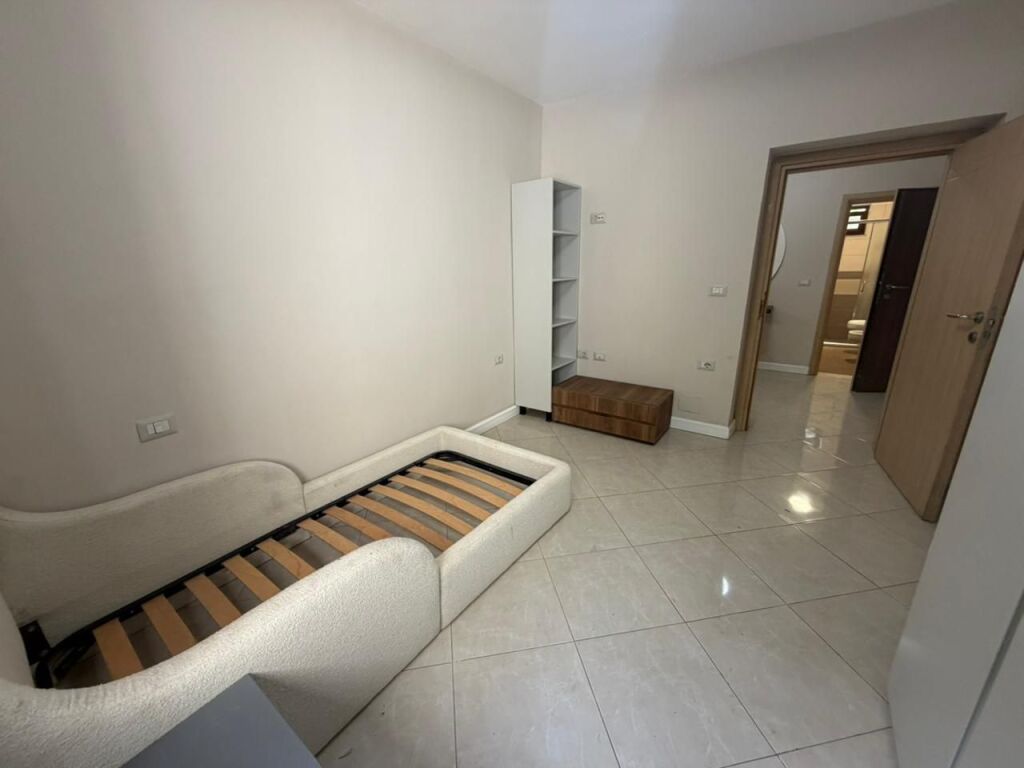 🏡 Jepet me qira apartament 2+1 i mobiluar te 📍  Rr. Elbasanit.💶 550€ i diskutueshëm