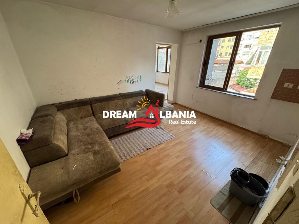 Vendesi in vendita 2 Appartamenti (1+1 e 2+1) al Incrocio del 21 Dicembre (ID 4139190)