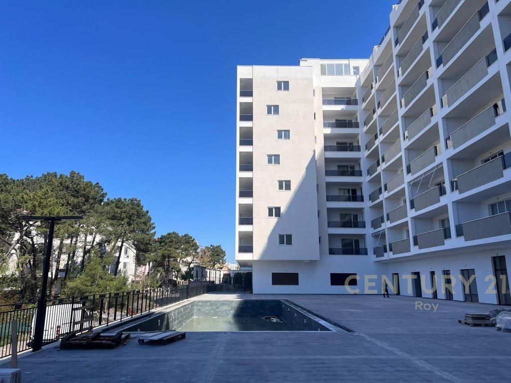 SHITET GARZONIERE ME VERANDE NE GOLEM,TEK MIAMI BEACH! 59,500