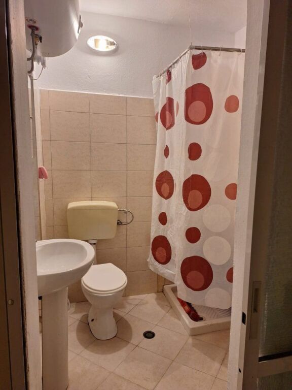 Qera | Apartament 1 + 1 | Rruga Myslym Shyri | 420 €/muaj