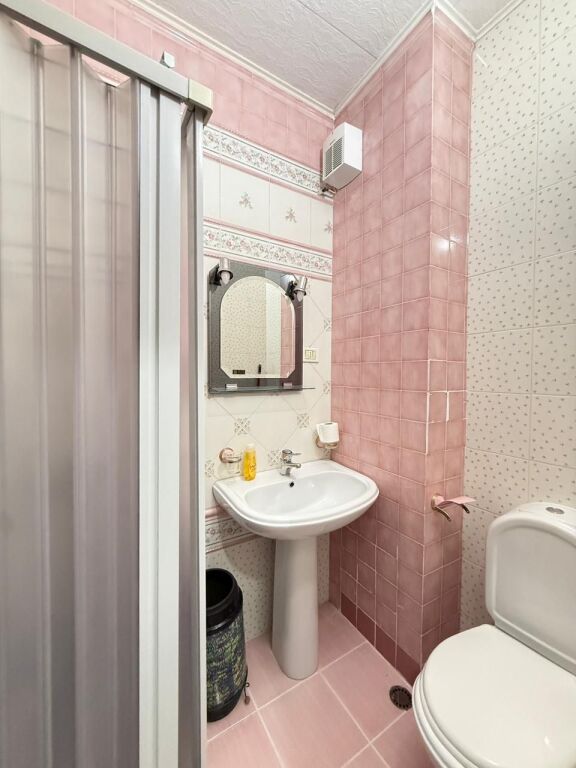 Apartament 2+1+2 me Qira – Zona e Bllokut, Tiran