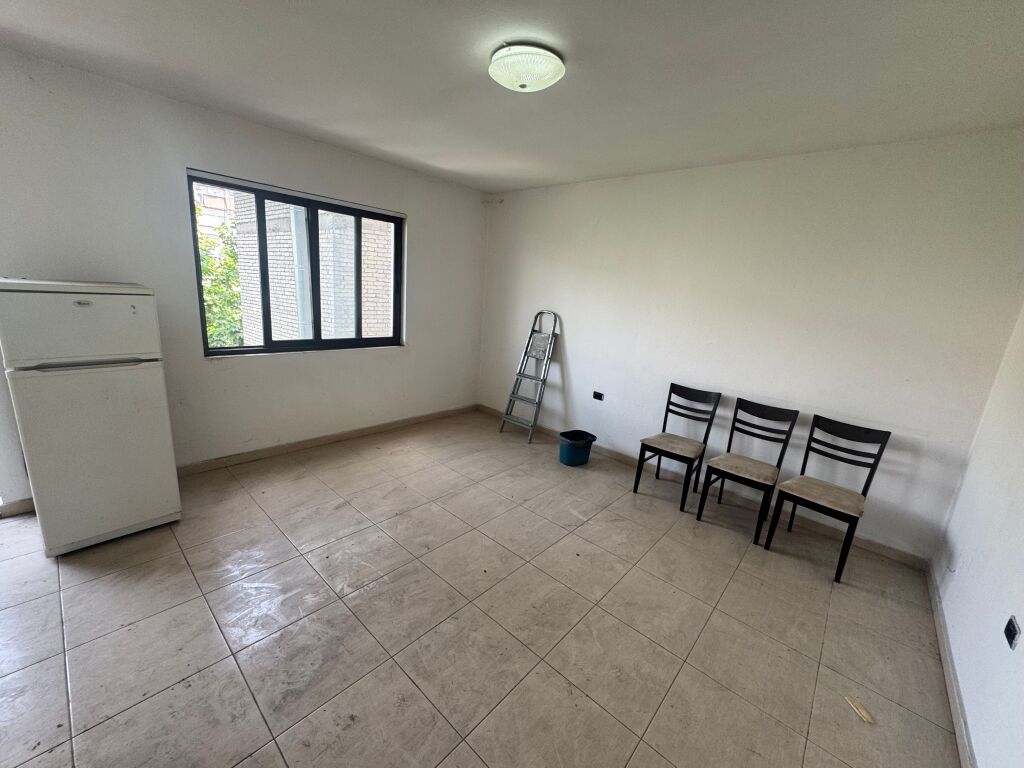 🏡 Apartment 2+1 for sale With possibility of division into two entrances at Irfan Tomini street side