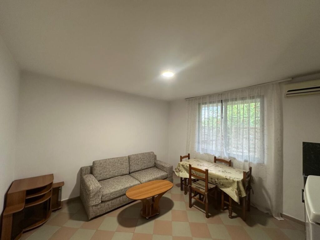 Apartment 1+1 for rent in a private house, at Fabrika e Mjellit, First floor  The apartment is suitable for a couple or single persons, in a quiet area with good access.  💰 Price: 40,000 lek/month.  For more information contact privately.