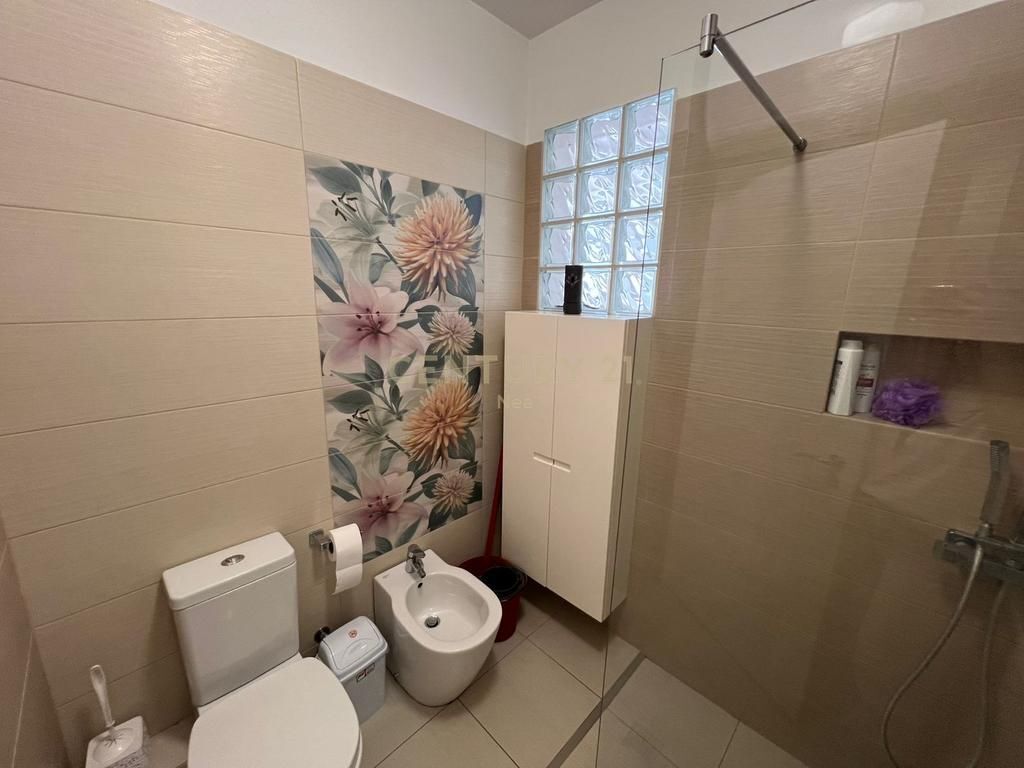 Vendiamo appartamento investito 2+1 con veranda ad Astir !! 210.000 €