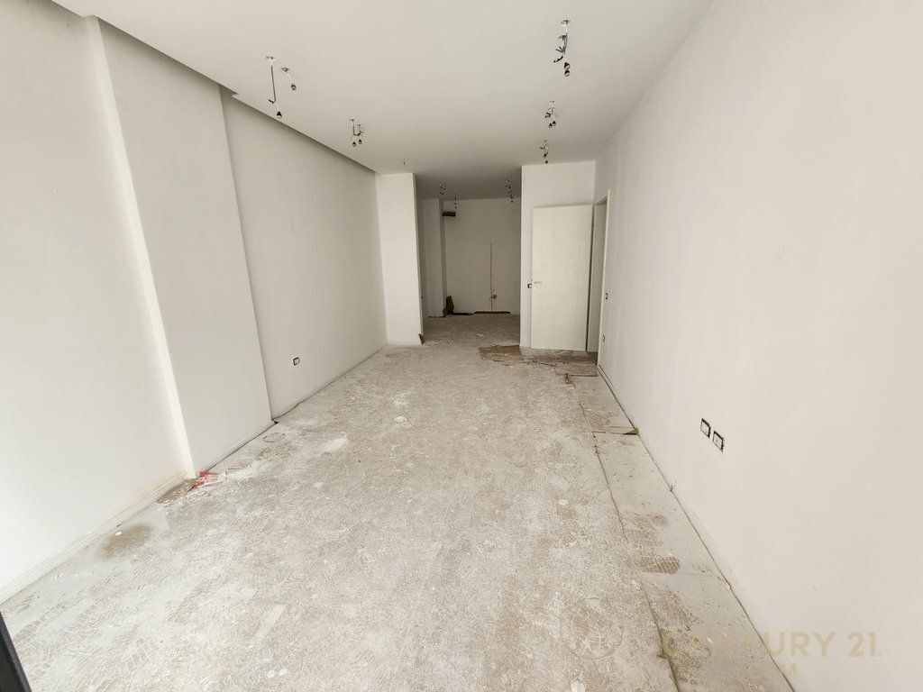 Apartament 2+1+2 për shitje tek Radisoni Liqeni i Thatë, Tiranë - 275,000€