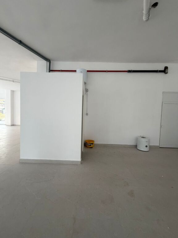 Qera | Ambjent Biznesi | Rruga 5 Maji | 1800 €/muaj