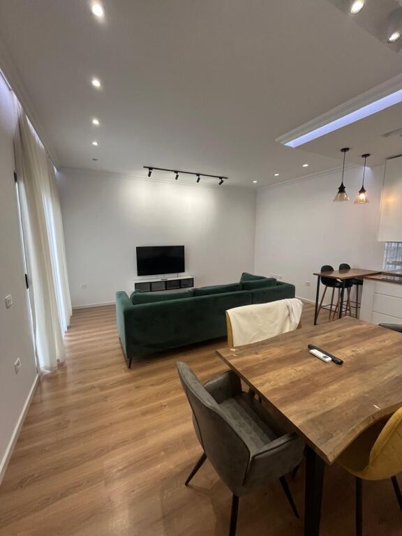 Jepet me Qira – Apartament 1+1 | Rruga Loni Ligori, Astir, Tiranë