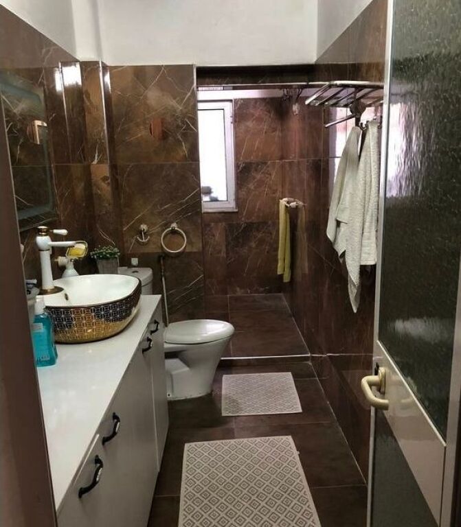 Apartament me qira 2+1 , Komuna e Parisit