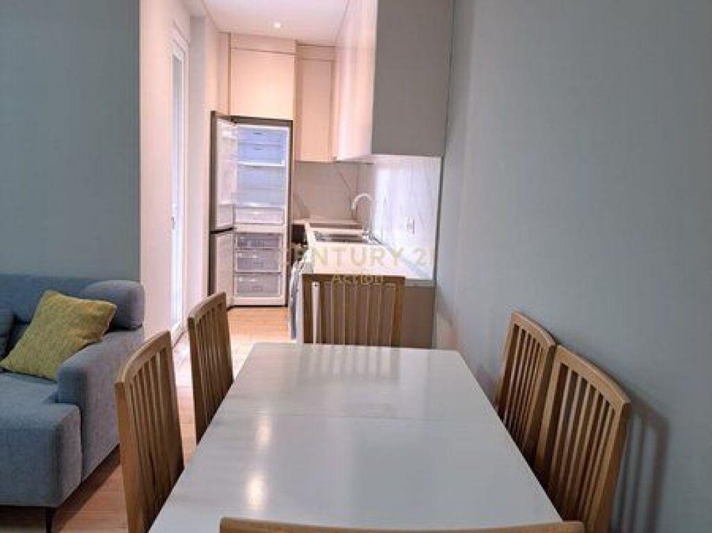 JAPIM ME QIRA APARTAMENT 2+1,Bulevardi i Ri!