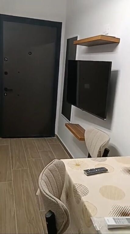 APARTAMENT 1+1. 40000 LEKE.RRUGA 5 MAJI