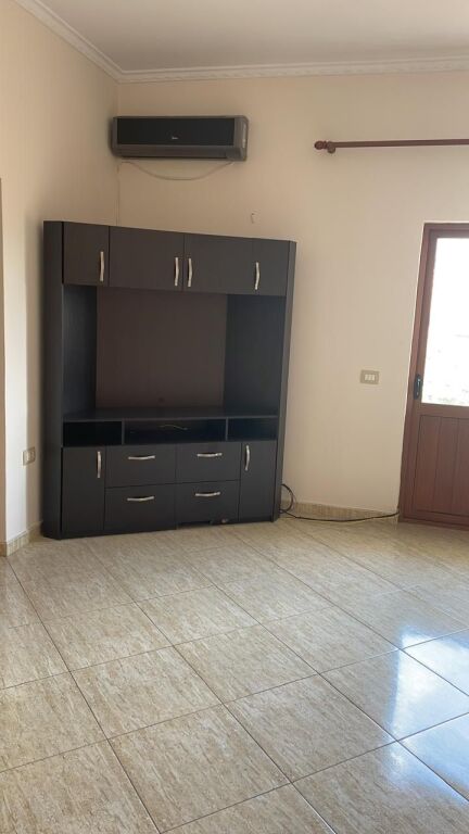 Qera | Shtëpi private 3 + 1 | Kinostudio | 400 €/muaj