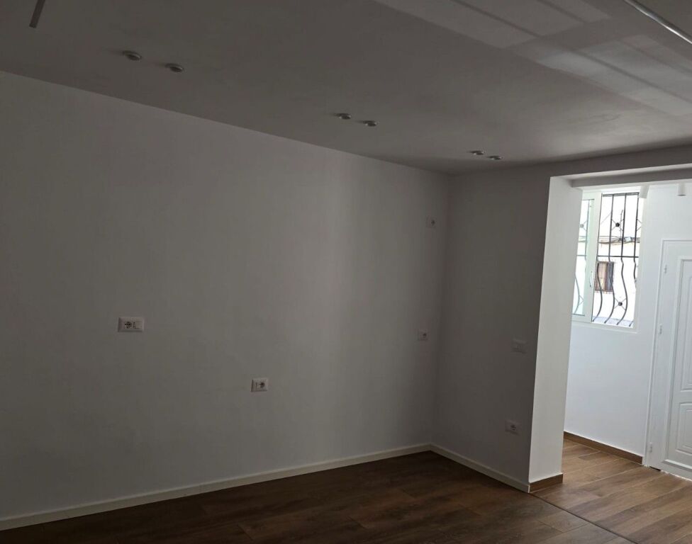 2 studios for sale on “4 Dëshmorët” Street.