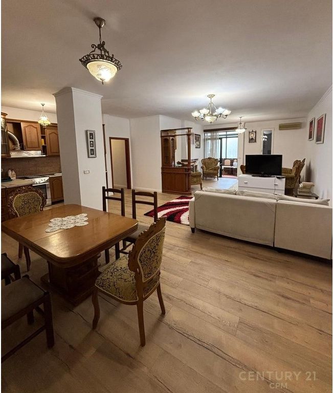 AFFITTASI APPARTAMENTO 3+1+2 PRESSO 21 DHJETORI!